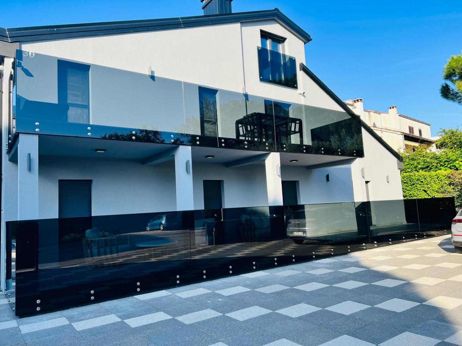 Apartmani Beril Lux ロヴィニ エクステリア 写真
