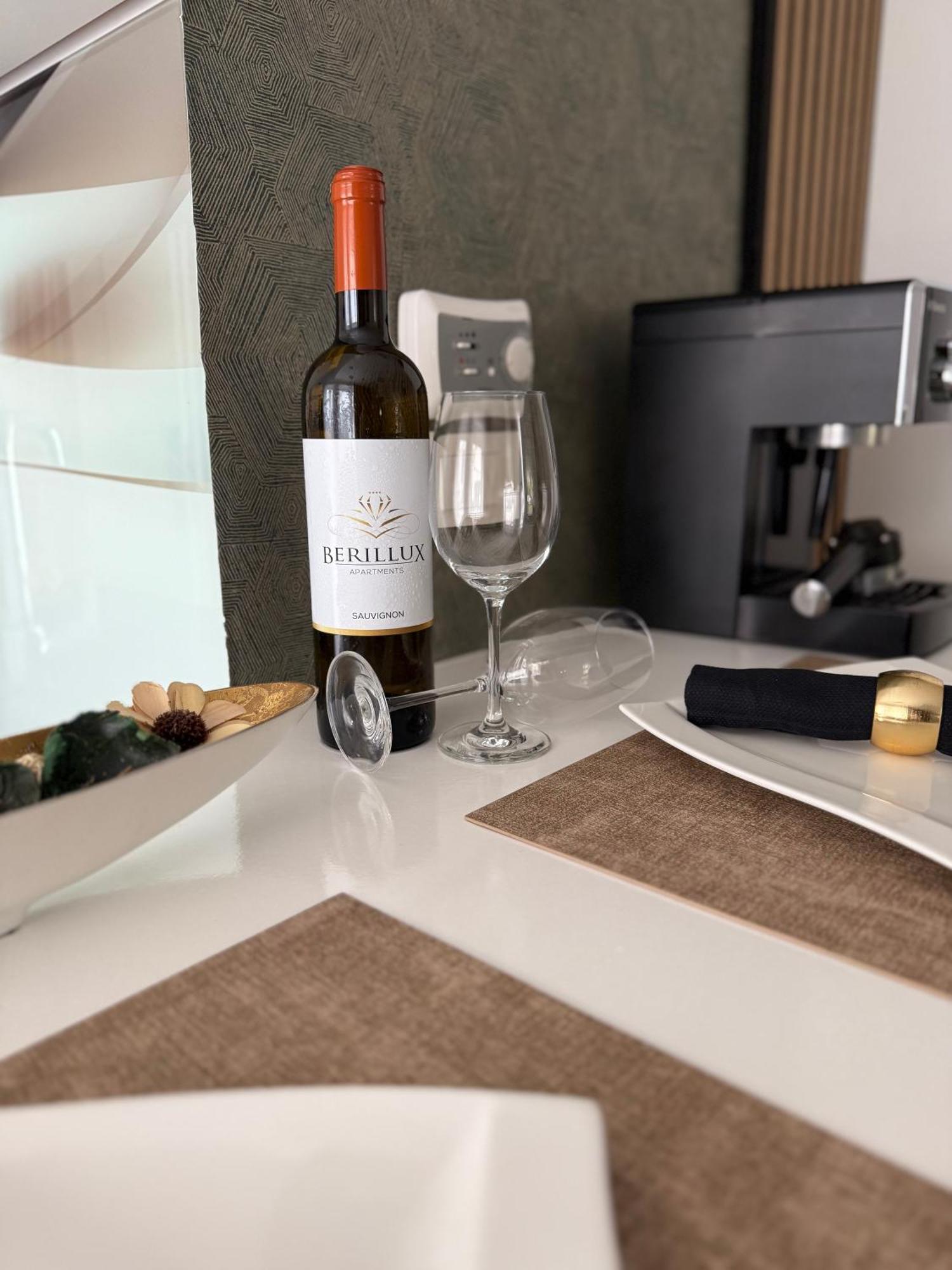 Apartmani Beril Lux ロヴィニ エクステリア 写真