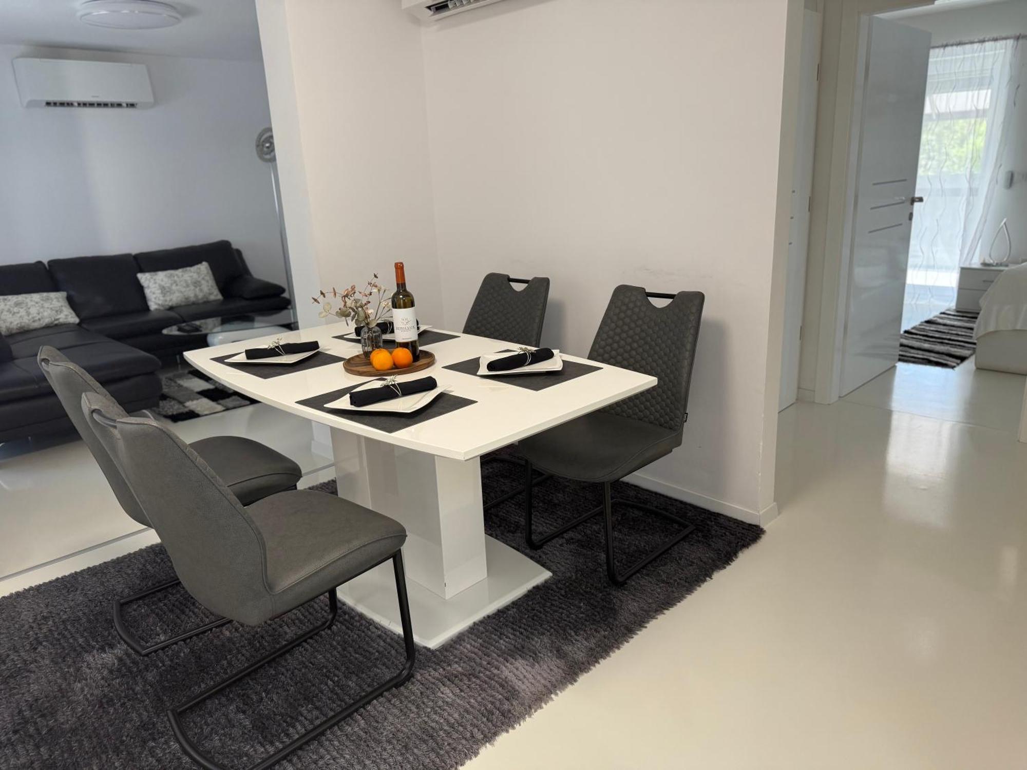 Apartmani Beril Lux ロヴィニ エクステリア 写真