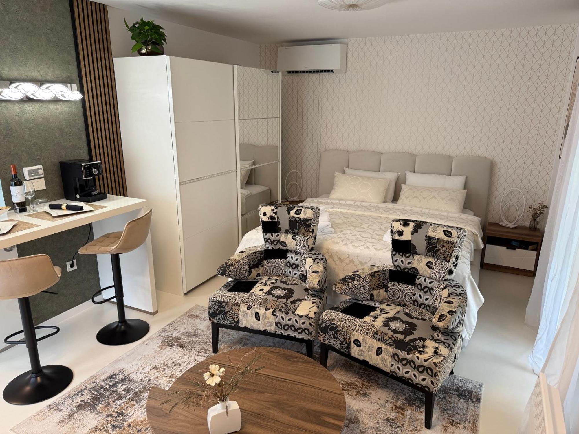 Apartmani Beril Lux ロヴィニ エクステリア 写真