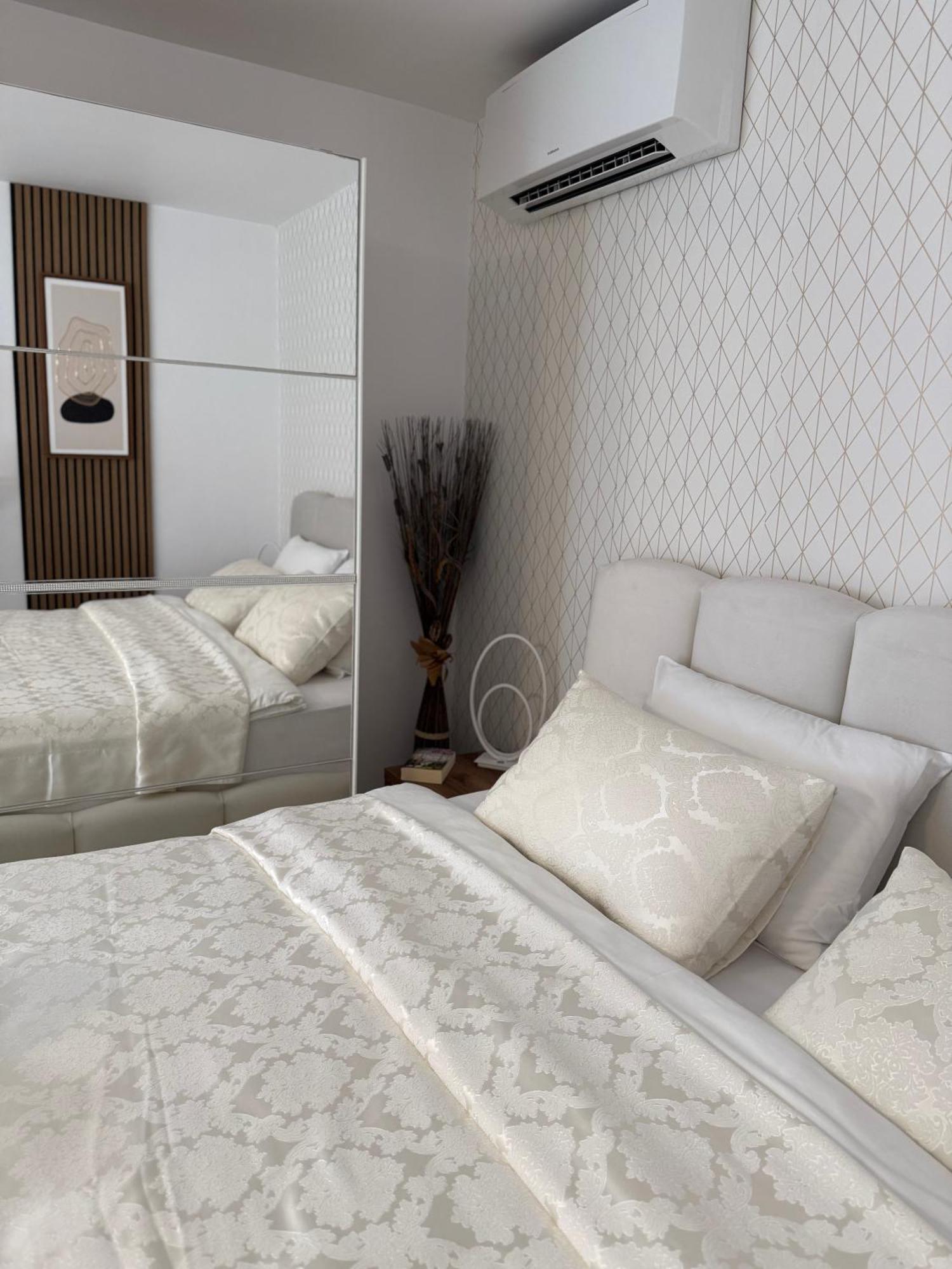 Apartmani Beril Lux ロヴィニ エクステリア 写真