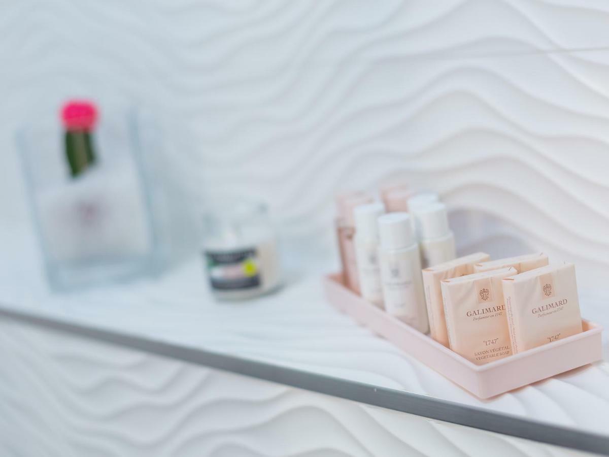 Apartmani Beril Lux ロヴィニ エクステリア 写真